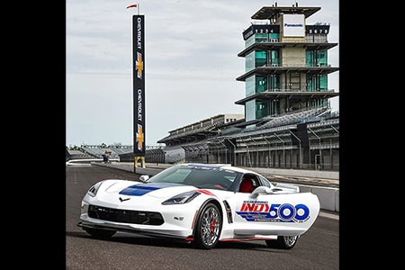 2017年 インディ500にてシボレー コルベット グランスポーツがペースカーを務める