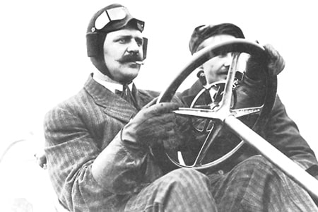 1911年 「シボレー・モーター・カンパニー」設立