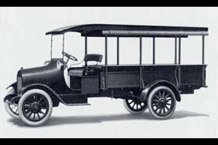 1918年 シボレー初のトラックを発表