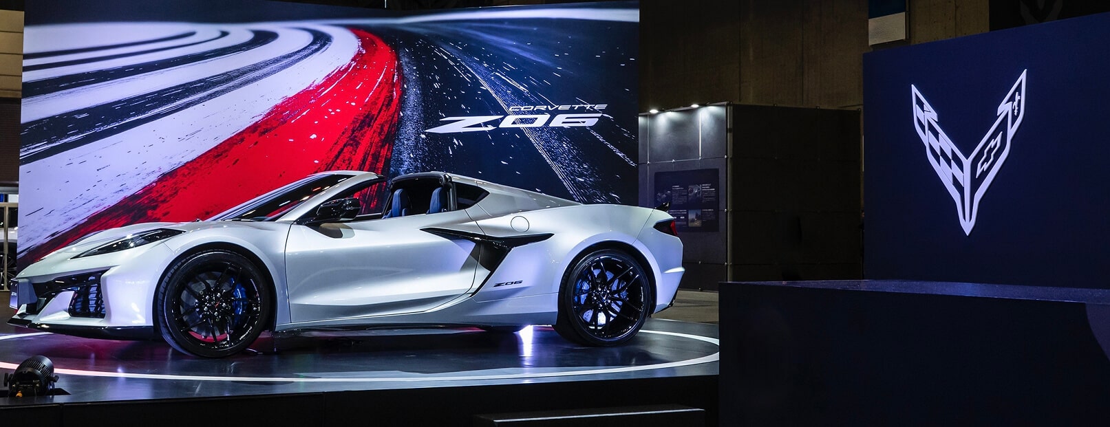 コックピットデザインを刷新！新型「コルベットZ06」デビュー