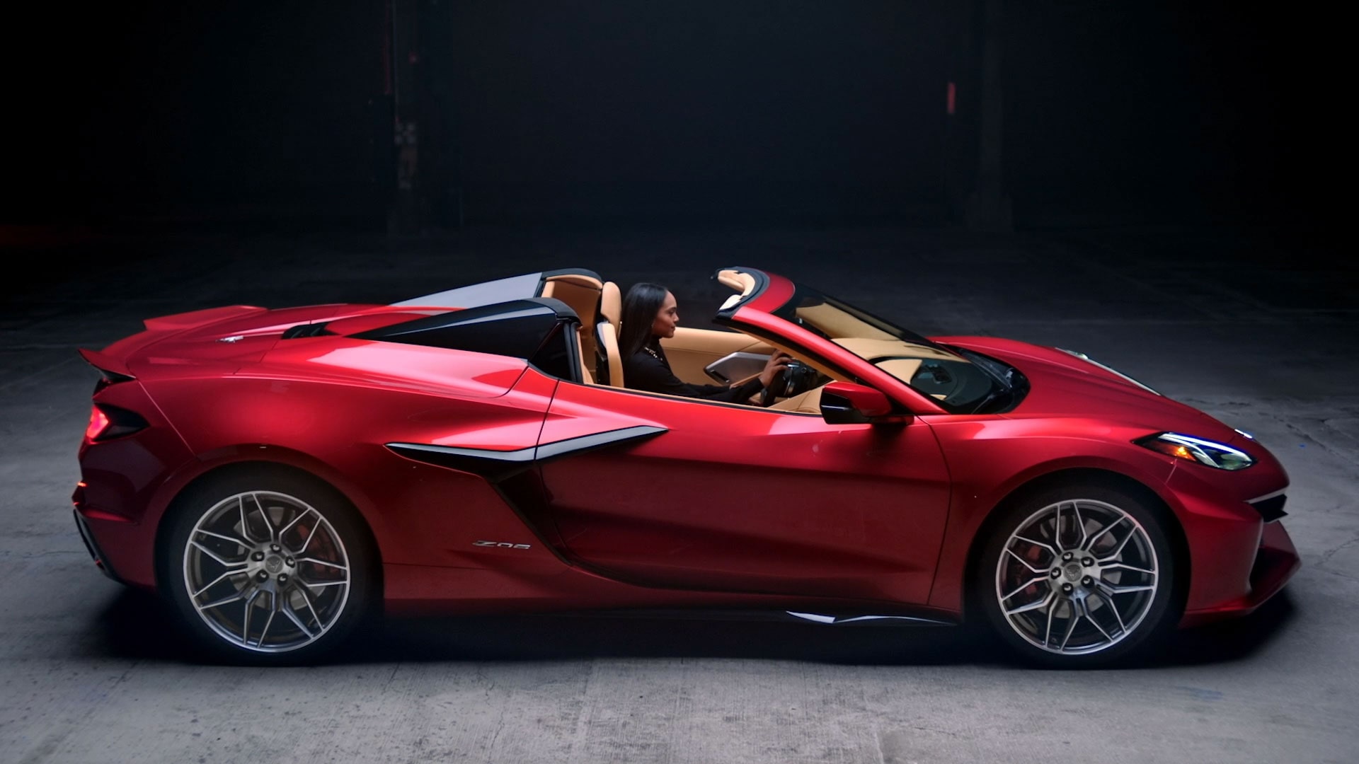 2026-corvette-stingray-retractable-hardtop-posterframe.png